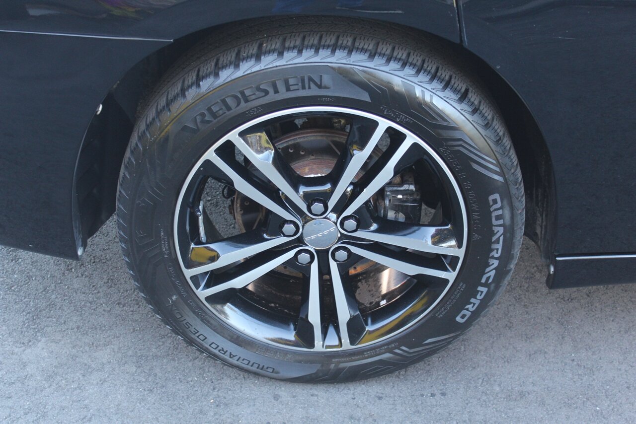 2013 Dodge Charger R/T Plus - Photo 24 - Red Bank, NJ 07701