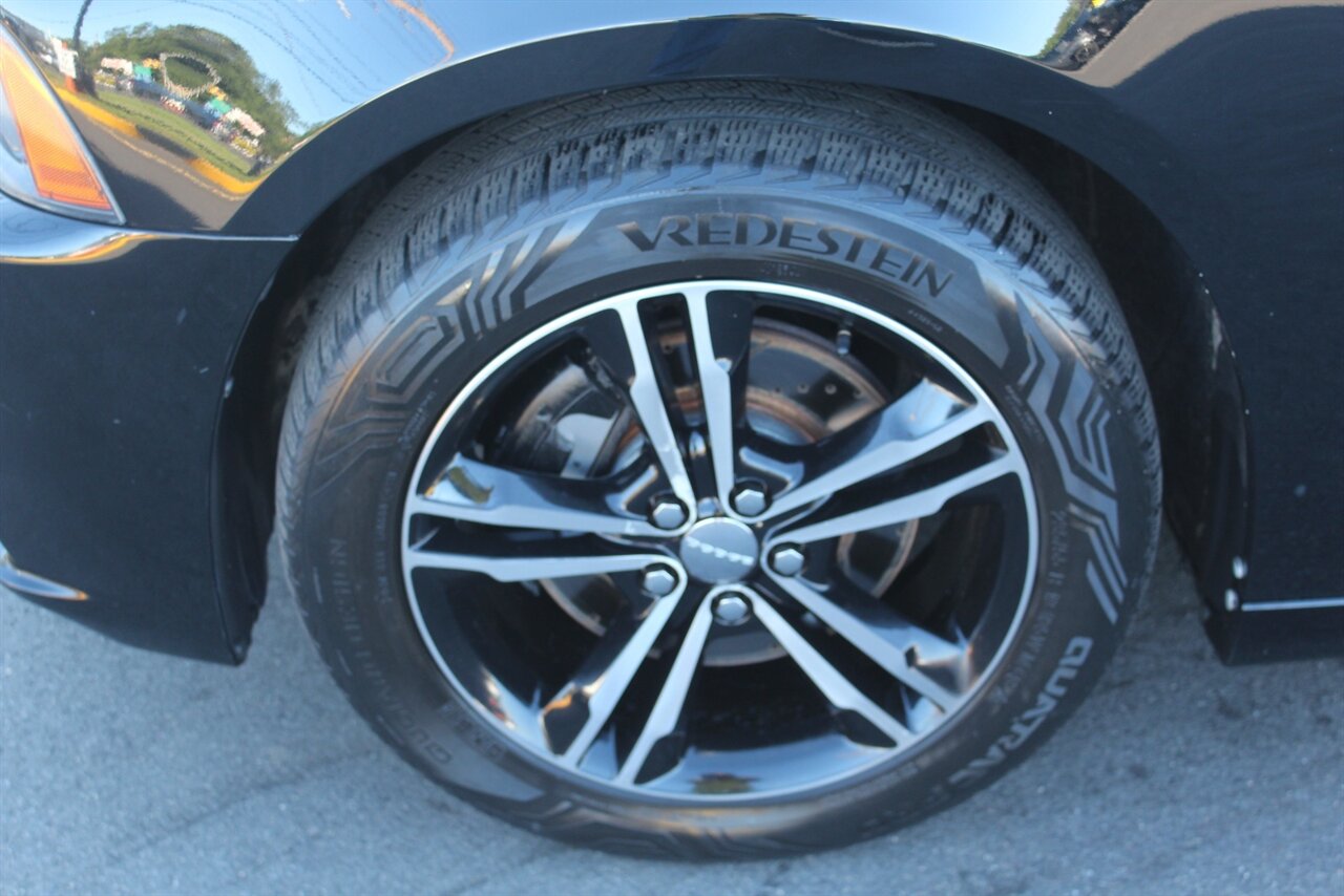 2013 Dodge Charger R/T Plus - Photo 26 - Red Bank, NJ 07701