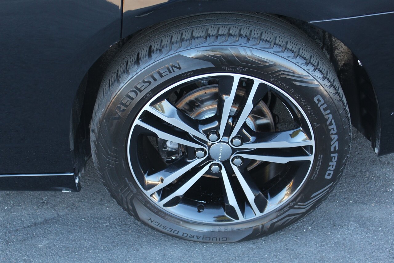 2013 Dodge Charger R/T Plus - Photo 27 - Red Bank, NJ 07701
