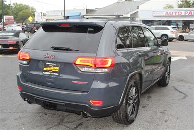 2017 Jeep Grand Cherokee Trailhawk   - Photo 3 - Red Bank, NJ 07701