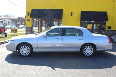 2003 Lincoln Town Car Signature   - Photo 20 - Red Bank, NJ 07701