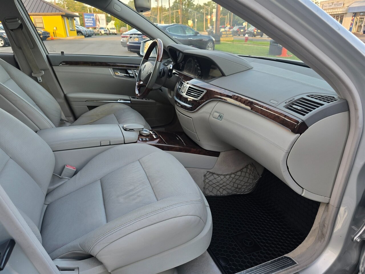 2011 Mercedes-Benz S 550 4MATIC - Photo 15 - Red Bank, NJ 07701
