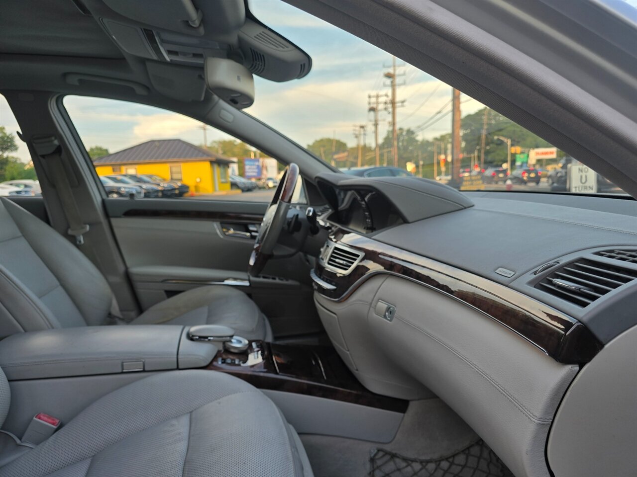 2011 Mercedes-Benz S 550 4MATIC - Photo 20 - Red Bank, NJ 07701