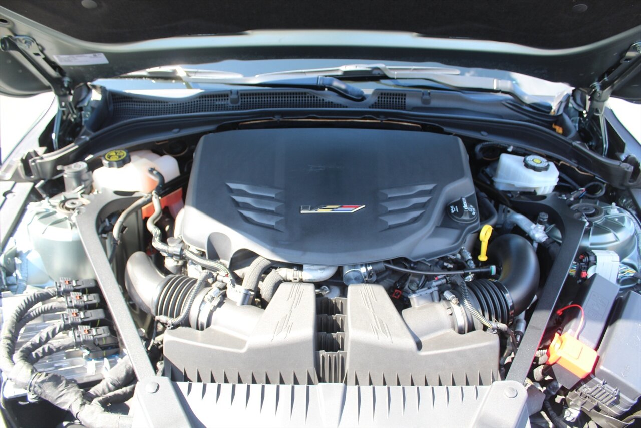 2022 Cadillac CT4-V Blackwing - Photo 27 - Red Bank, NJ 07701