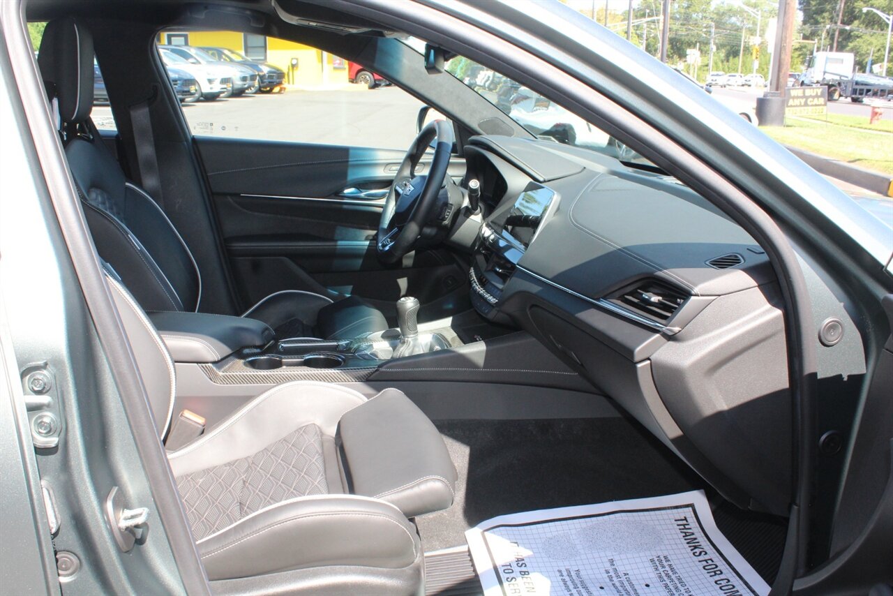 2022 Cadillac CT4-V Blackwing - Photo 19 - Red Bank, NJ 07701