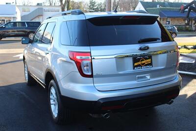 2013 Ford Explorer XLT   - Photo 2 - Red Bank, NJ 07701