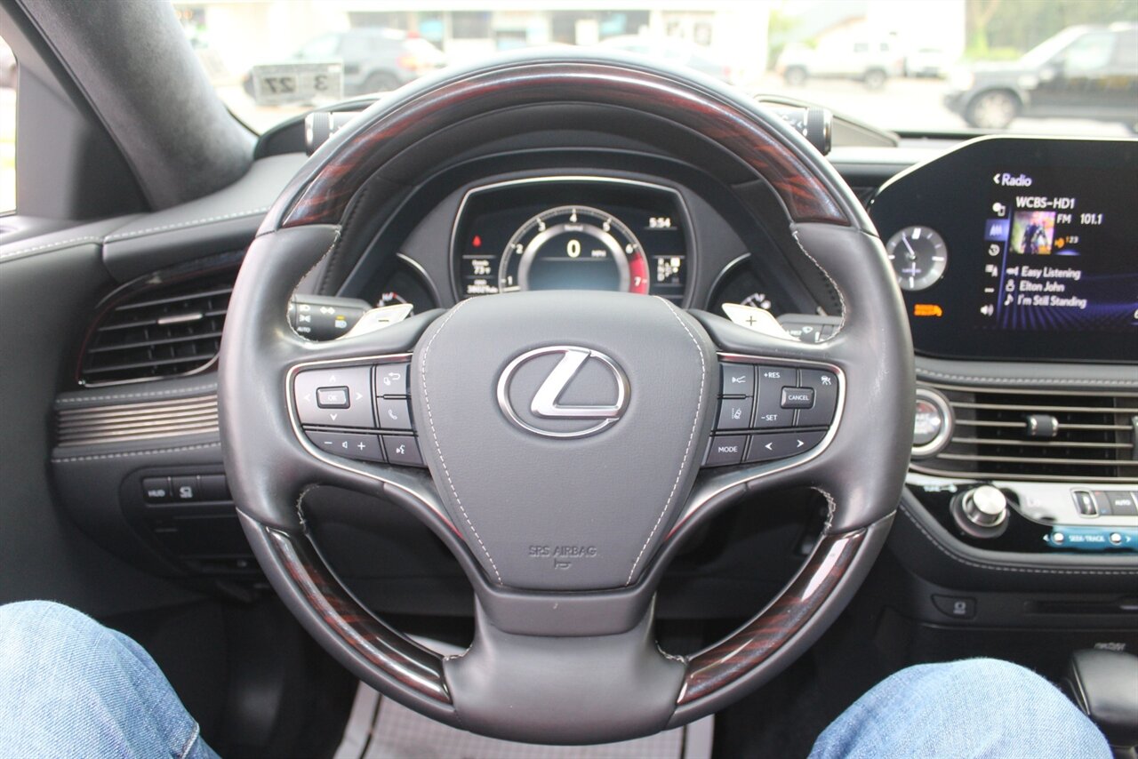 2022 Lexus LS - Photo 6 - Red Bank, NJ 07701