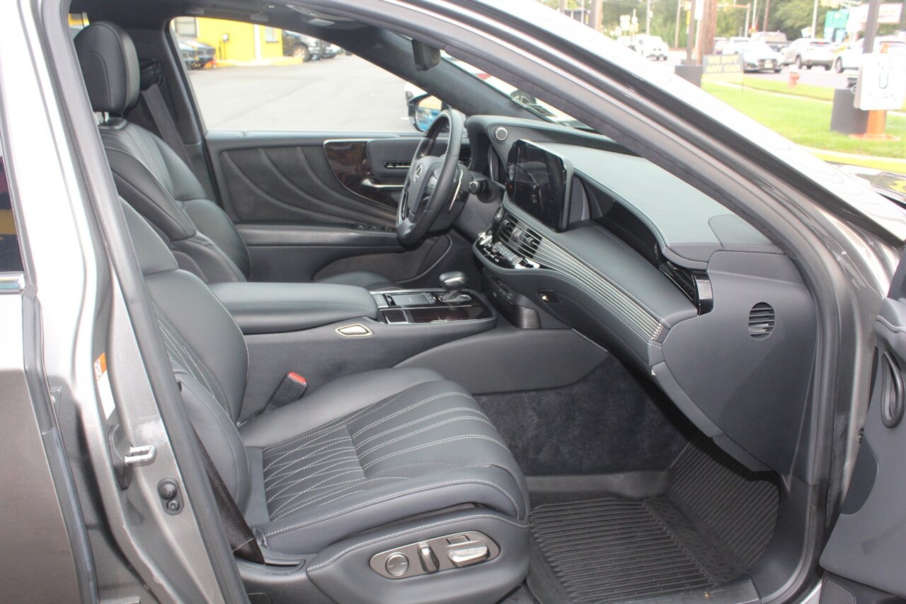 2022 Lexus LS - Photo 17 - Red Bank, NJ 07701