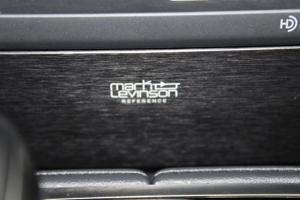 2022 Lexus LS - Photo 14 - Red Bank, NJ 07701