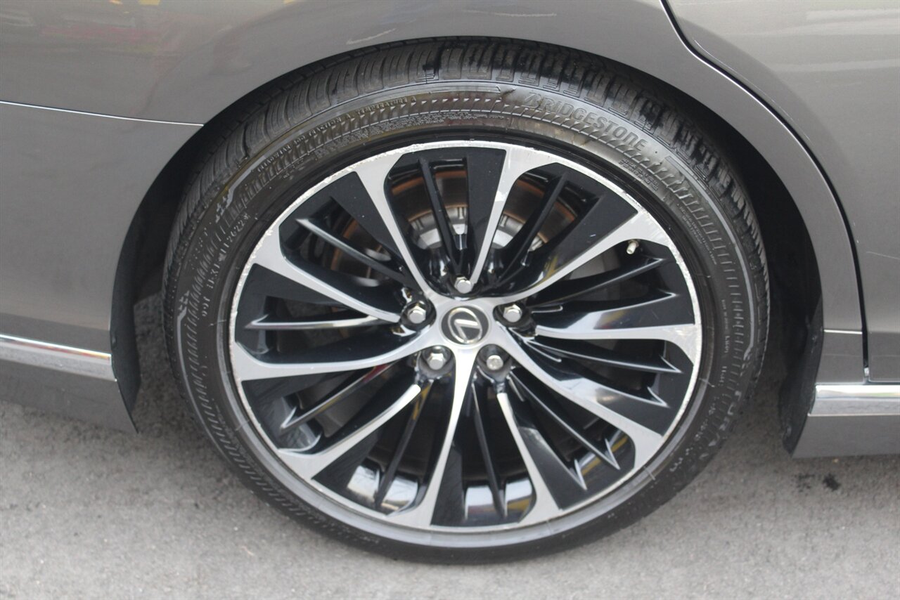 2022 Lexus LS - Photo 31 - Red Bank, NJ 07701