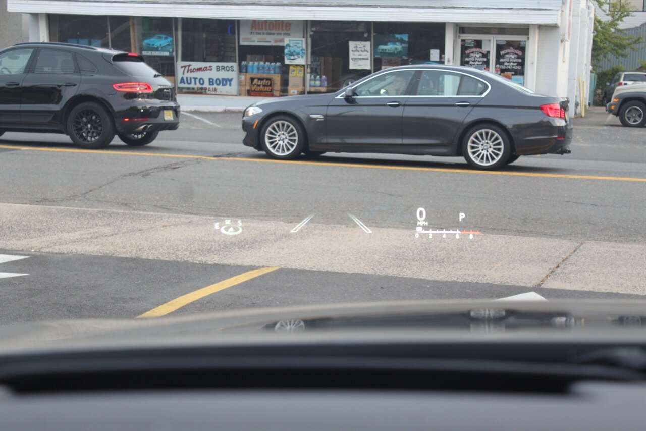 2022 Lexus LS - Photo 12 - Red Bank, NJ 07701