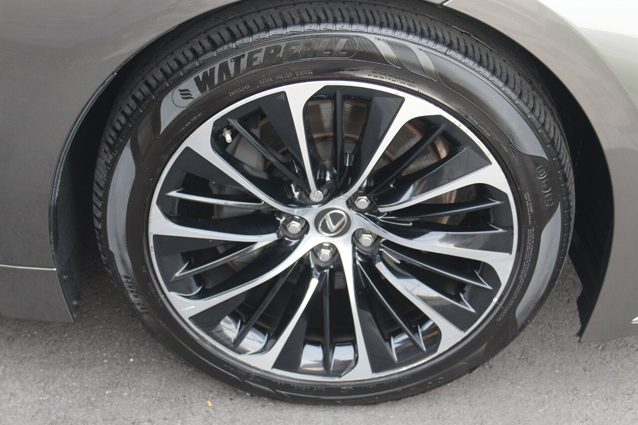 2022 Lexus LS - Photo 32 - Red Bank, NJ 07701