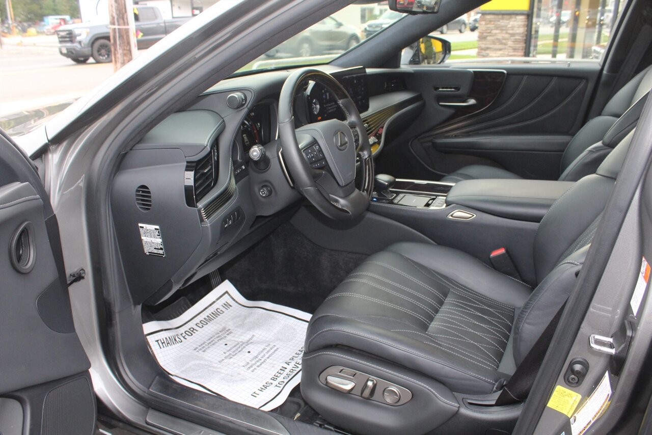 2022 Lexus LS - Photo 15 - Red Bank, NJ 07701