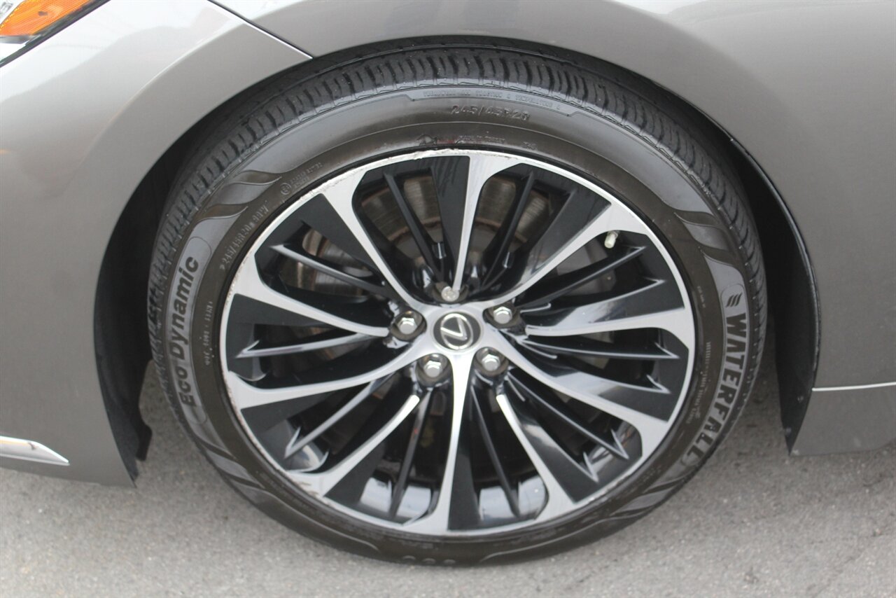 2022 Lexus LS - Photo 33 - Red Bank, NJ 07701