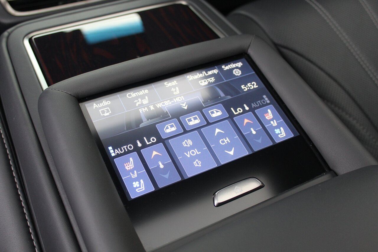 2022 Lexus LS - Photo 9 - Red Bank, NJ 07701