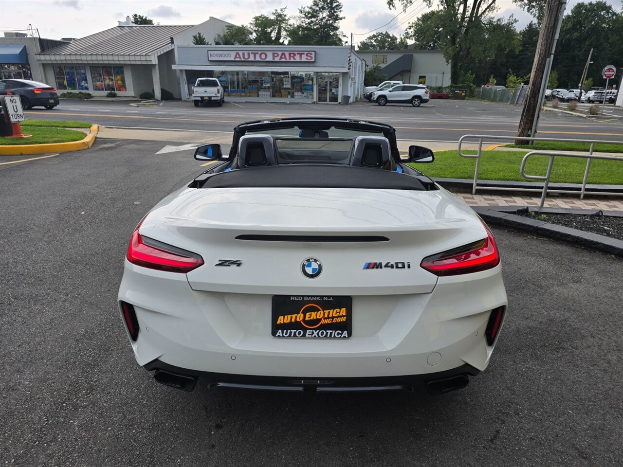 2025 BMW Z4 M40i - Photo 8 - Red Bank, NJ 07701