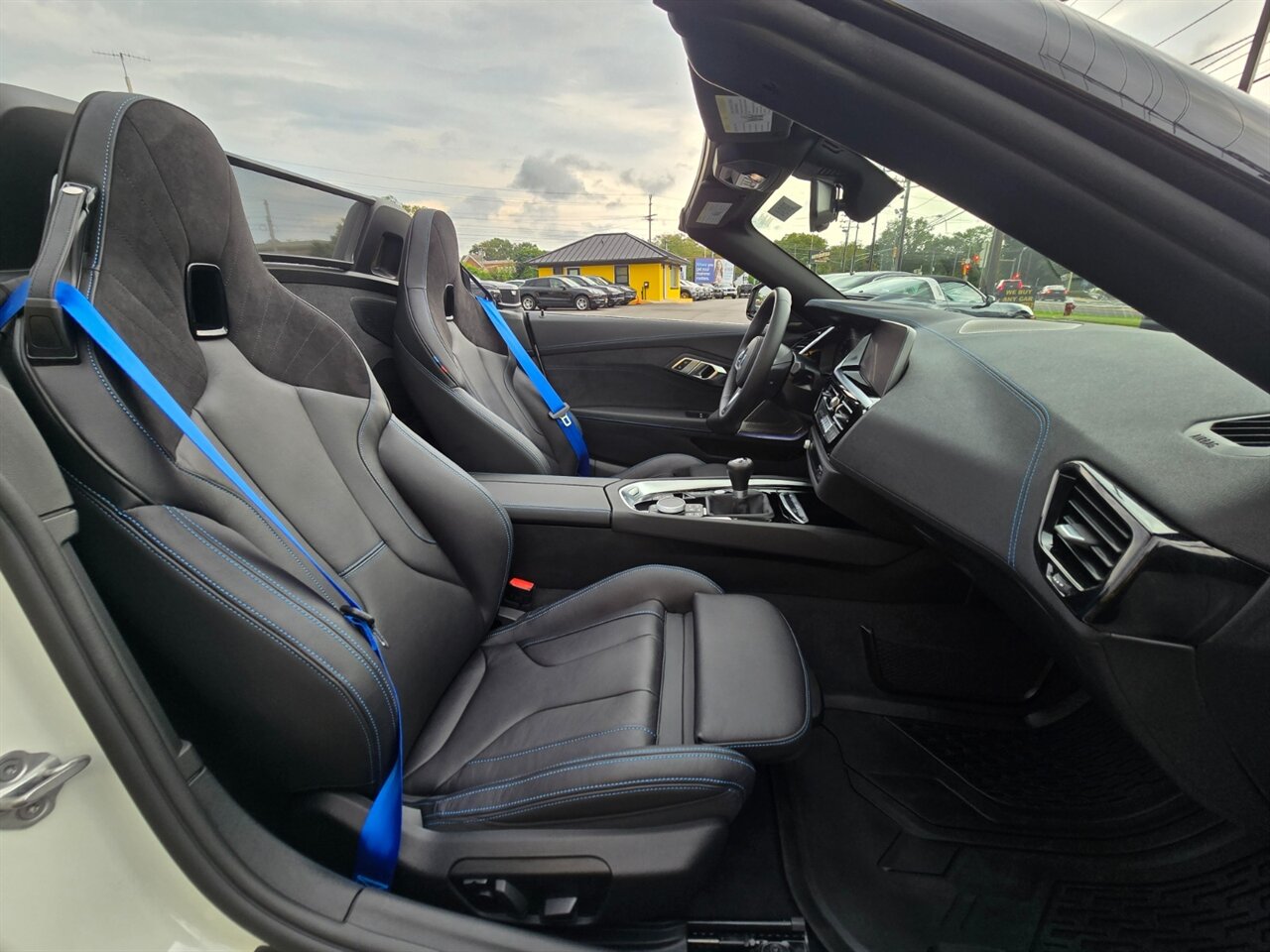 2025 BMW Z4 M40i - Photo 25 - Red Bank, NJ 07701