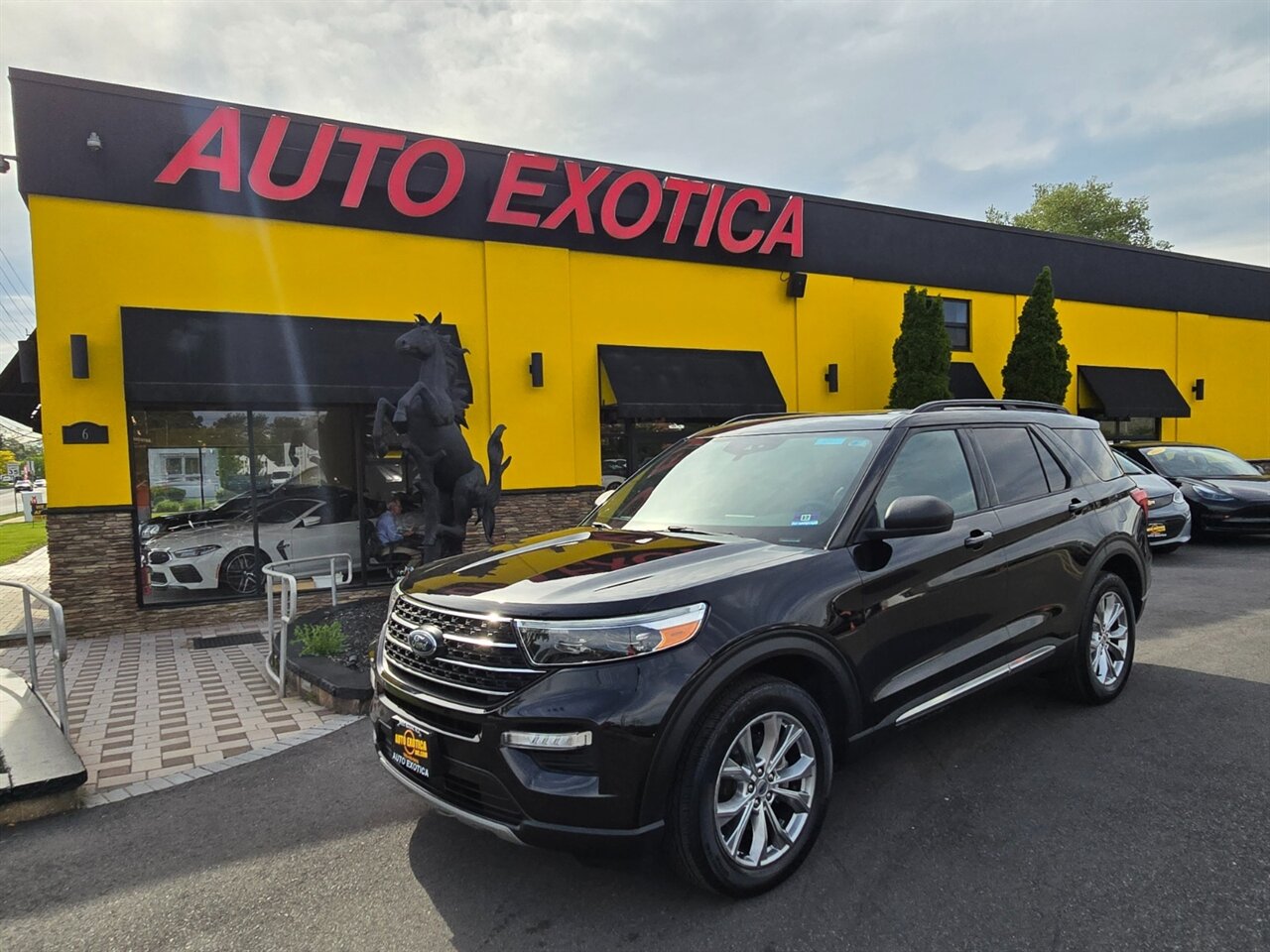 2020 Ford Explorer XLT   - Photo 1 - Red Bank, NJ 07701
