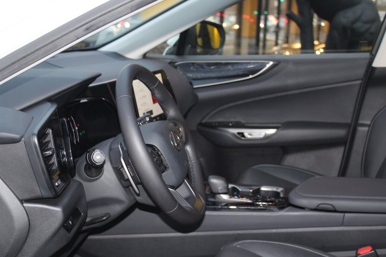 2023 Lexus NX 250 - Photo 16 - Red Bank, NJ 07701