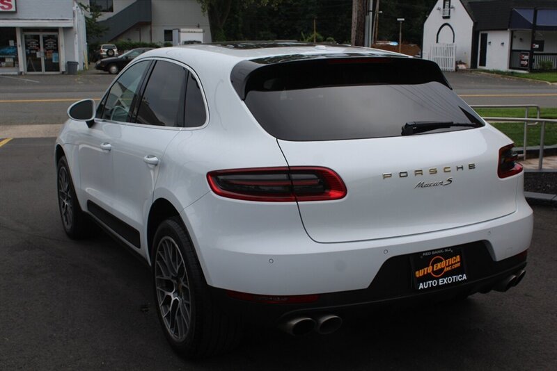 2016 Porsche Macan S  