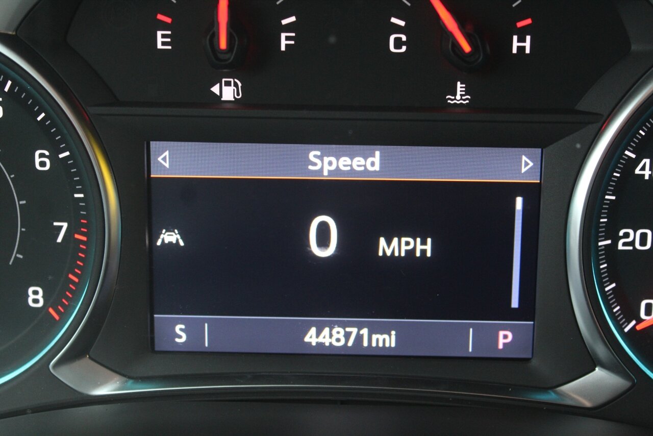 2023 Chevrolet Traverse LT Leather - Photo 5 - Red Bank, NJ 07701