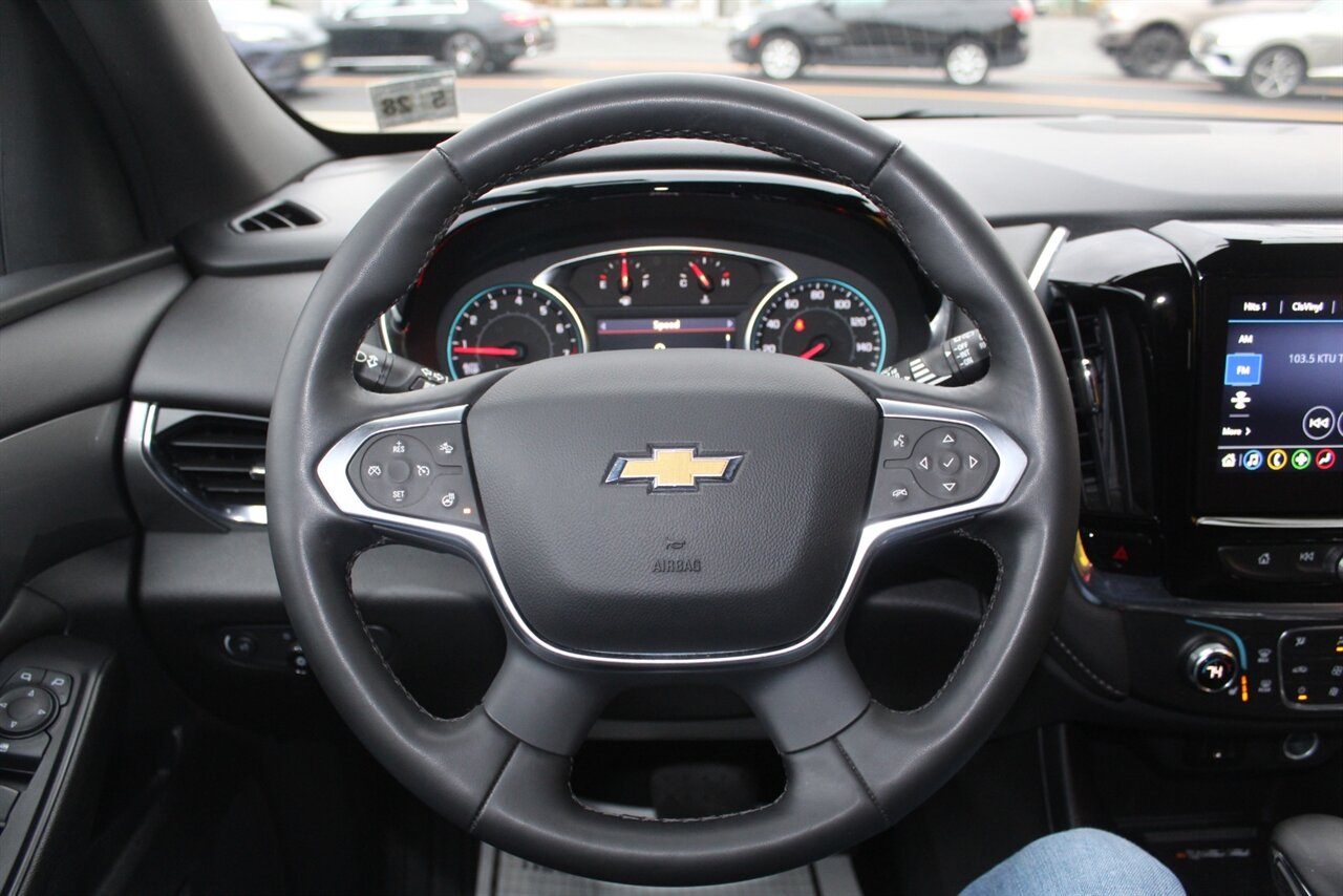 2023 Chevrolet Traverse LT Leather - Photo 6 - Red Bank, NJ 07701