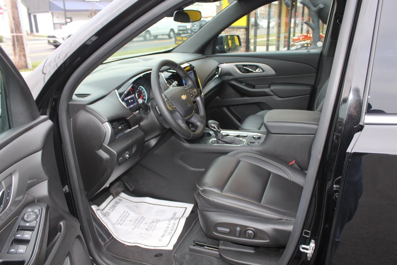 2023 Chevrolet Traverse LT Leather - Photo 10 - Red Bank, NJ 07701