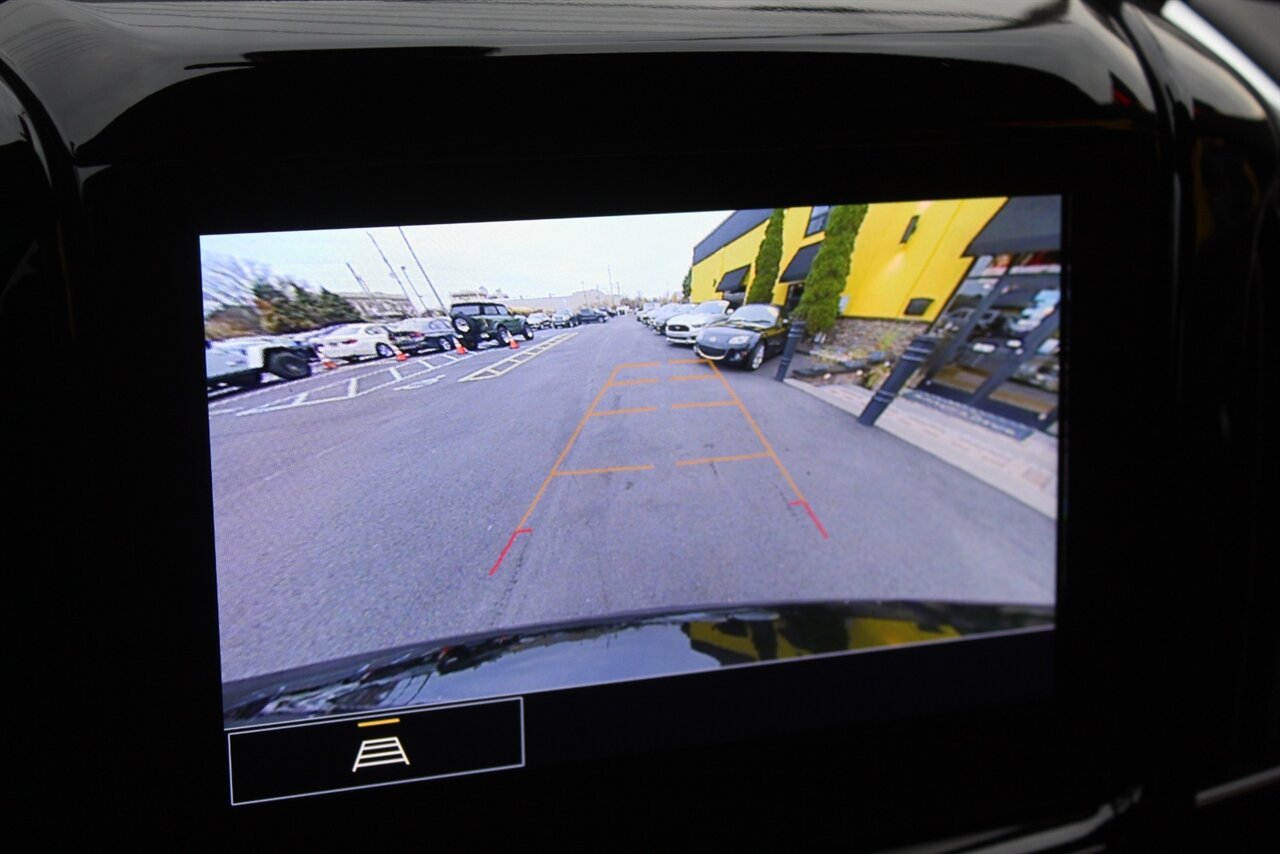 2023 Chevrolet Traverse LT Leather - Photo 9 - Red Bank, NJ 07701