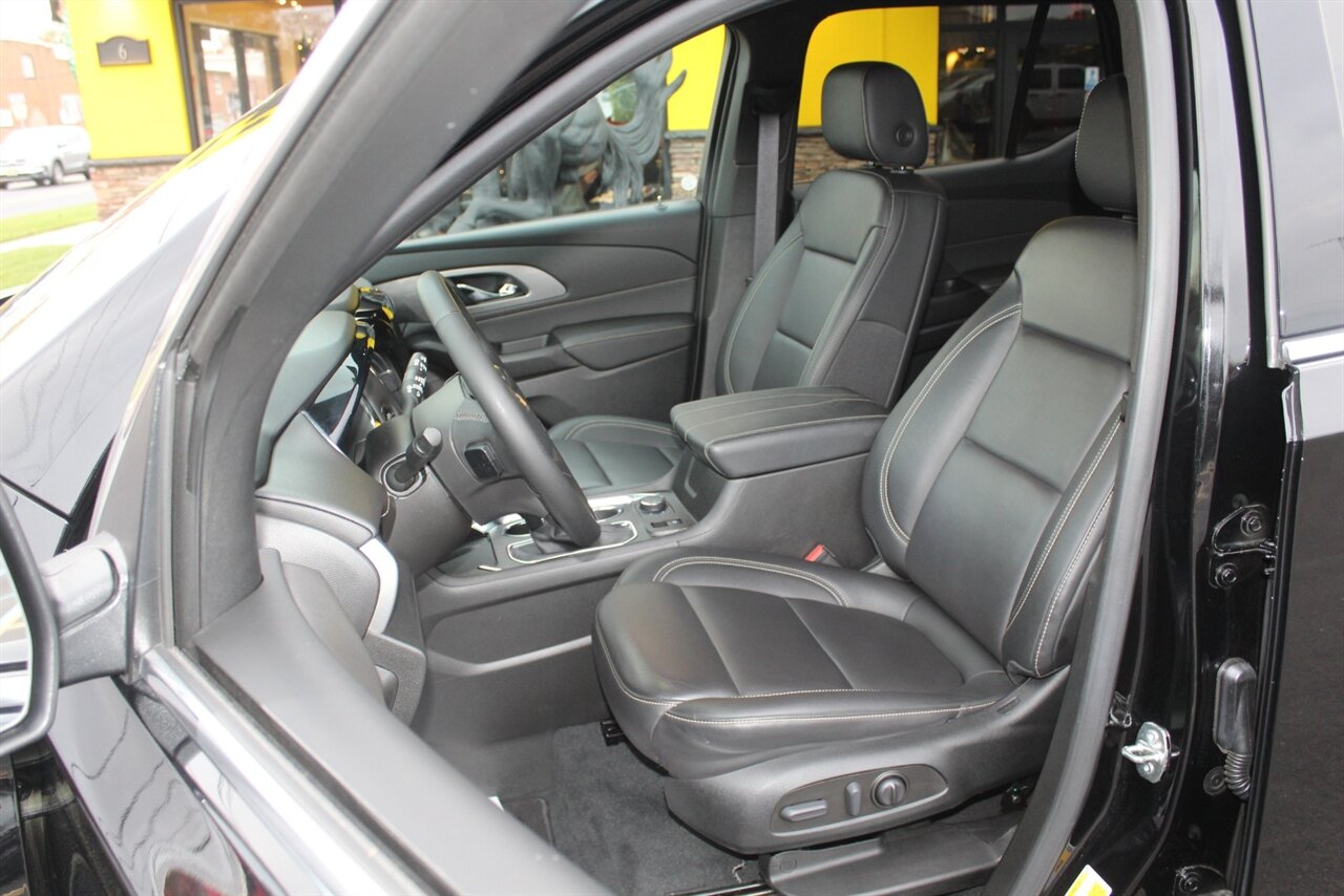 2023 Chevrolet Traverse LT Leather - Photo 11 - Red Bank, NJ 07701