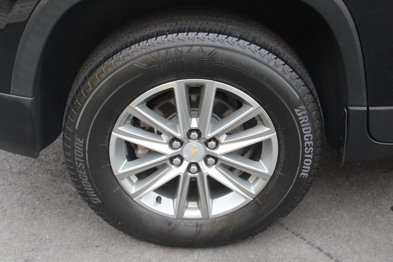 2023 Chevrolet Traverse LT Leather - Photo 24 - Red Bank, NJ 07701