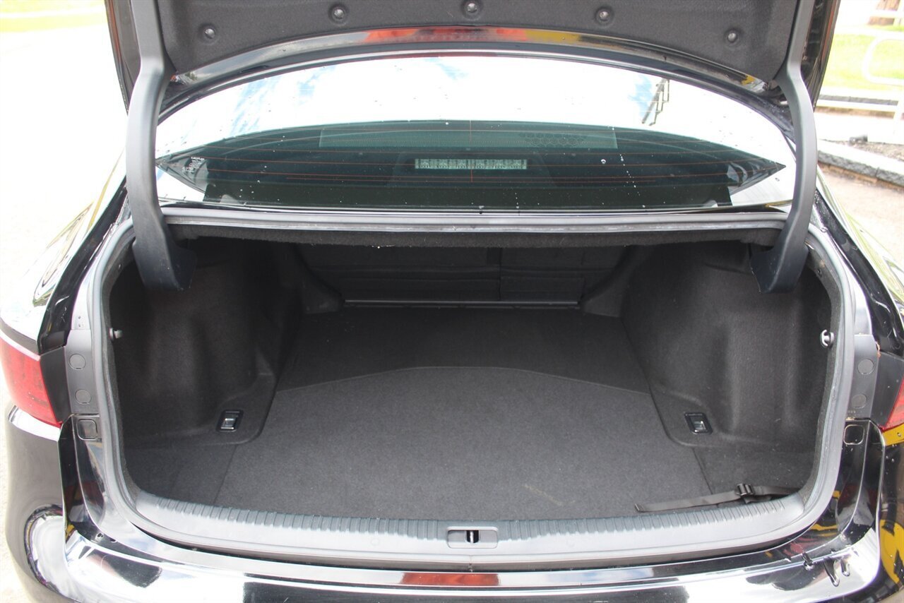 2016 Lexus IS200t - Photo 20 - Red Bank, NJ 07701