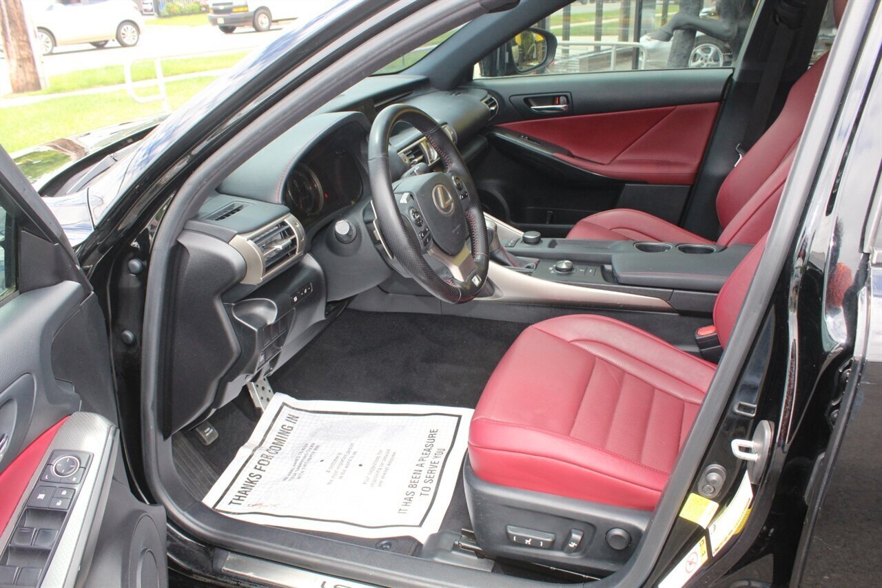2016 Lexus IS200t - Photo 11 - Red Bank, NJ 07701