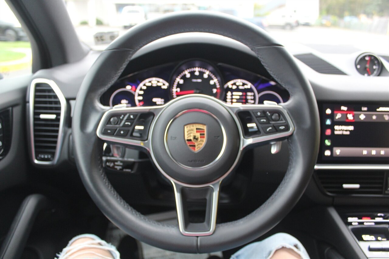 2022 Porsche Cayenne Platinum Edition - Photo 6 - Red Bank, NJ 07701