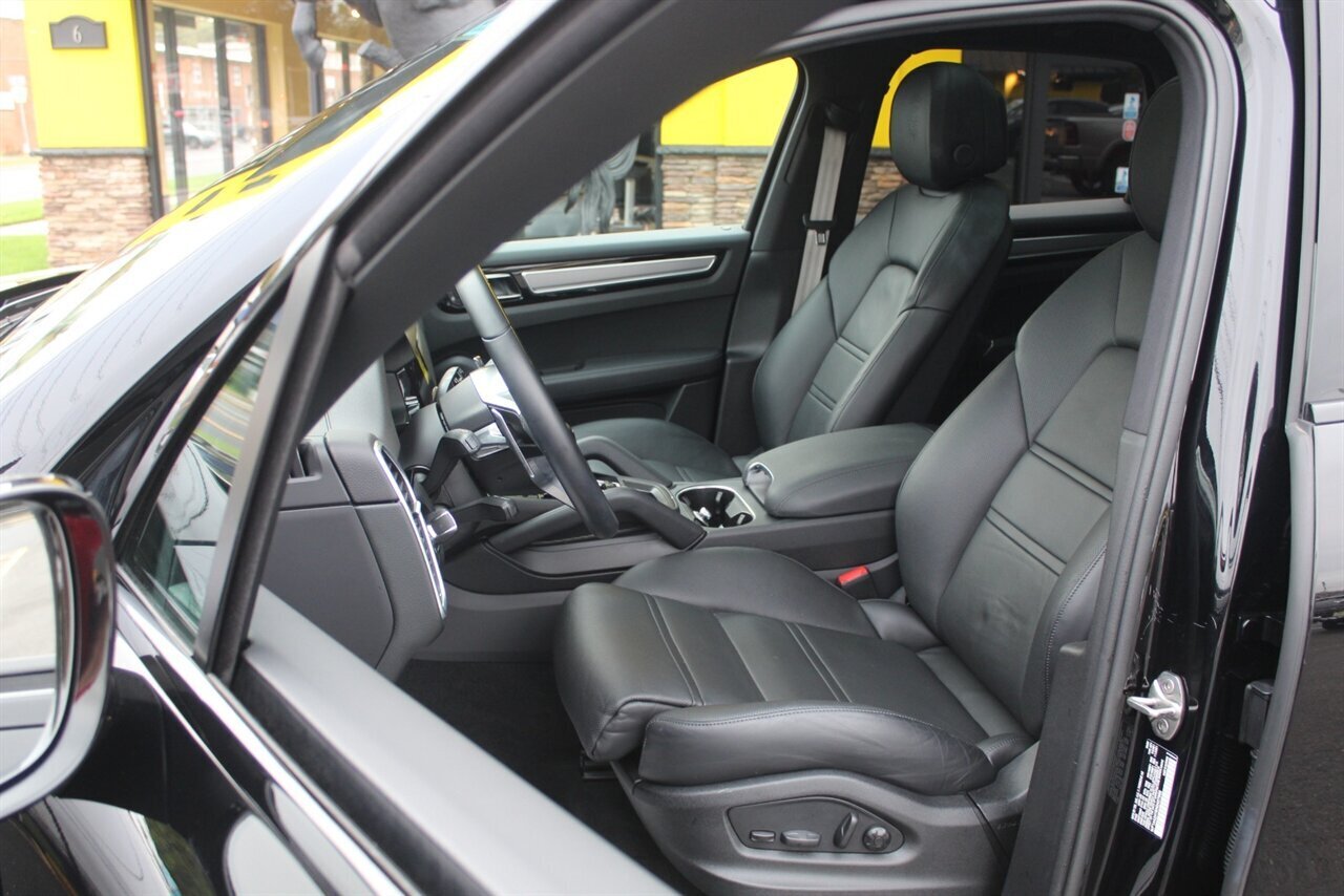 2022 Porsche Cayenne Platinum Edition - Photo 15 - Red Bank, NJ 07701
