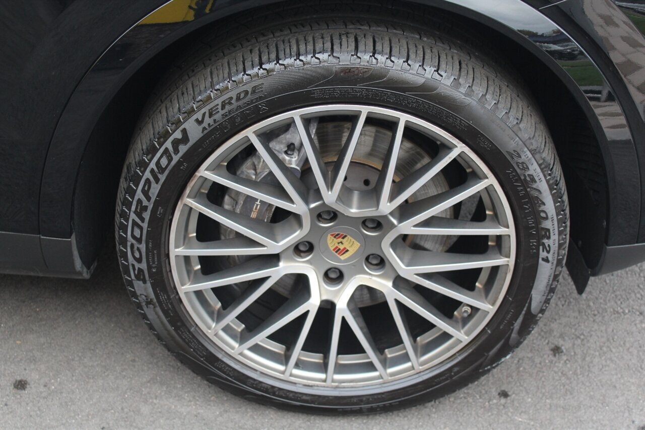 2022 Porsche Cayenne Platinum Edition - Photo 29 - Red Bank, NJ 07701