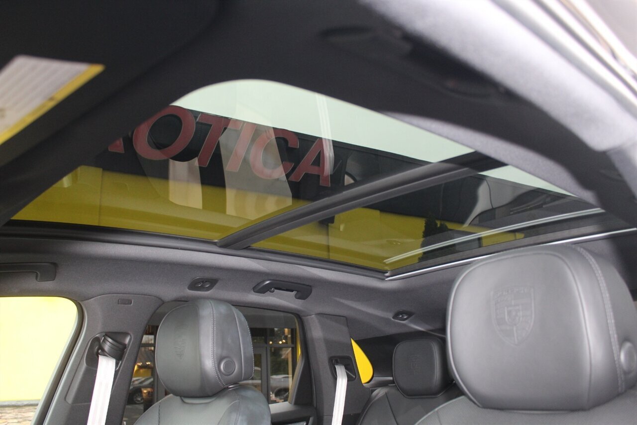 2022 Porsche Cayenne Platinum Edition - Photo 22 - Red Bank, NJ 07701