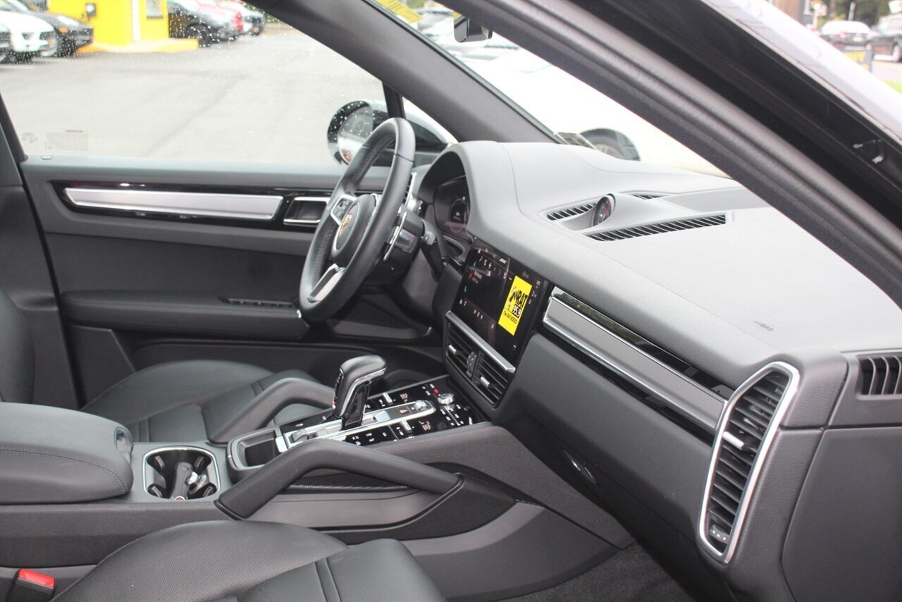 2022 Porsche Cayenne Platinum Edition - Photo 21 - Red Bank, NJ 07701