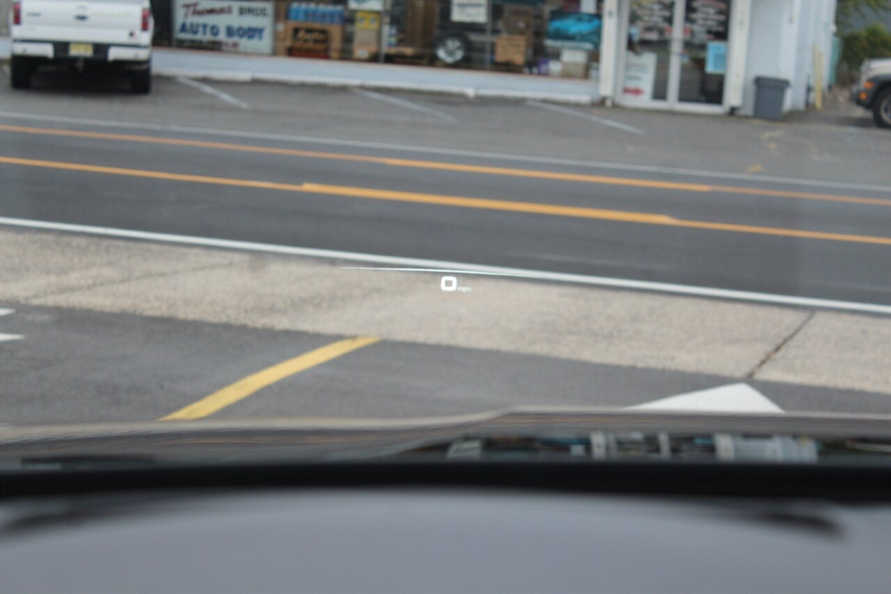 2022 Porsche Cayenne Platinum Edition - Photo 11 - Red Bank, NJ 07701