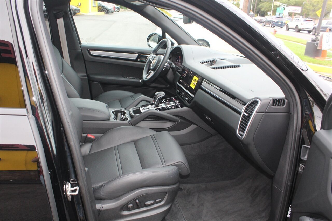 2022 Porsche Cayenne Platinum Edition - Photo 16 - Red Bank, NJ 07701