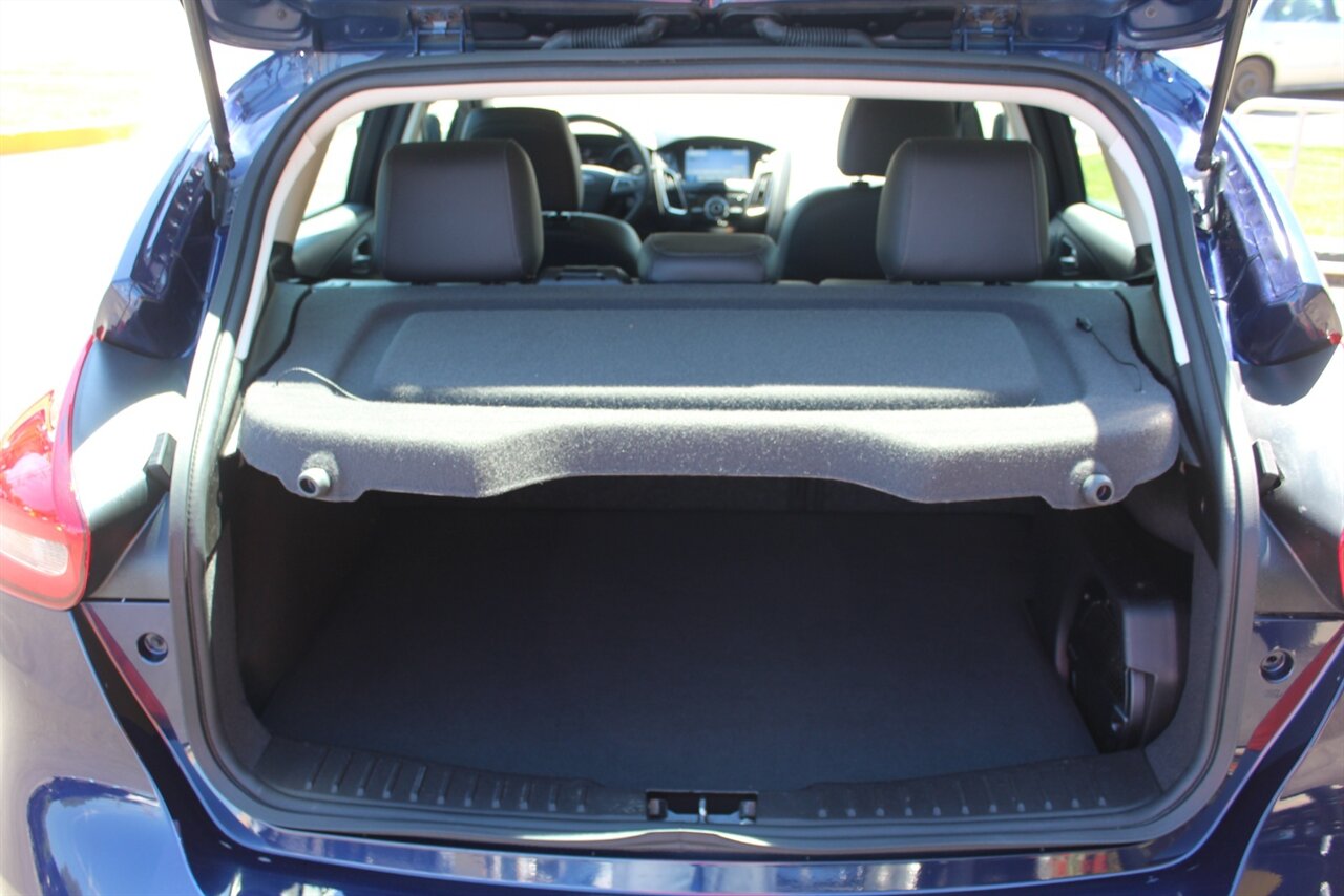 2016 Ford Focus Titanium photo 10