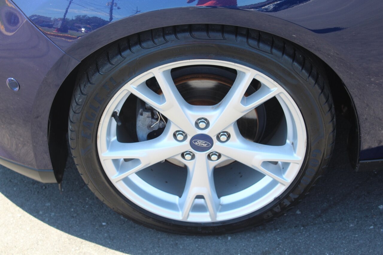 2016 Ford Focus Titanium photo 17