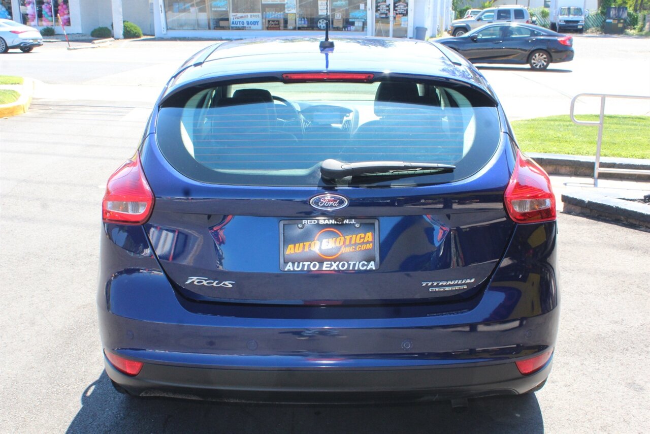 2016 Ford Focus Titanium photo 13