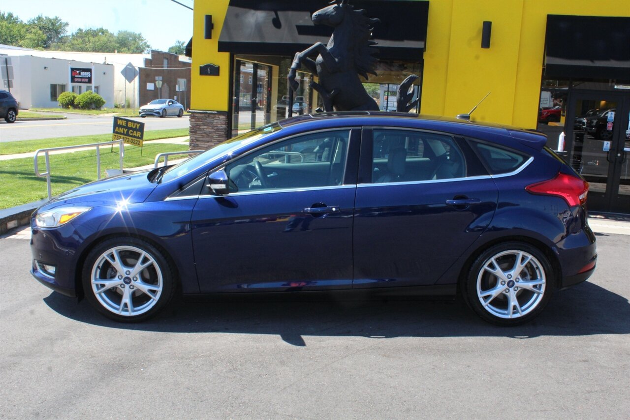 2016 Ford Focus Titanium photo 12
