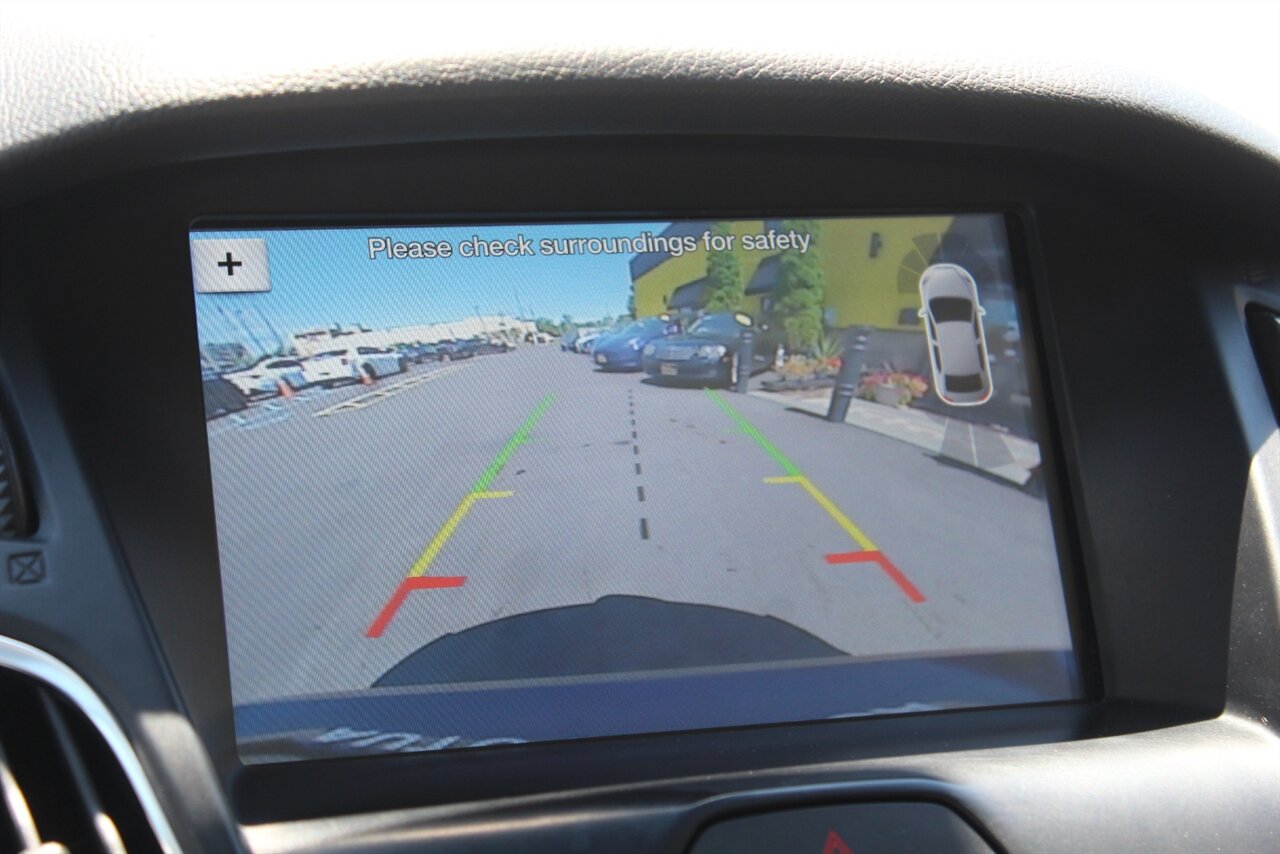 2016 Ford Focus Titanium photo 9