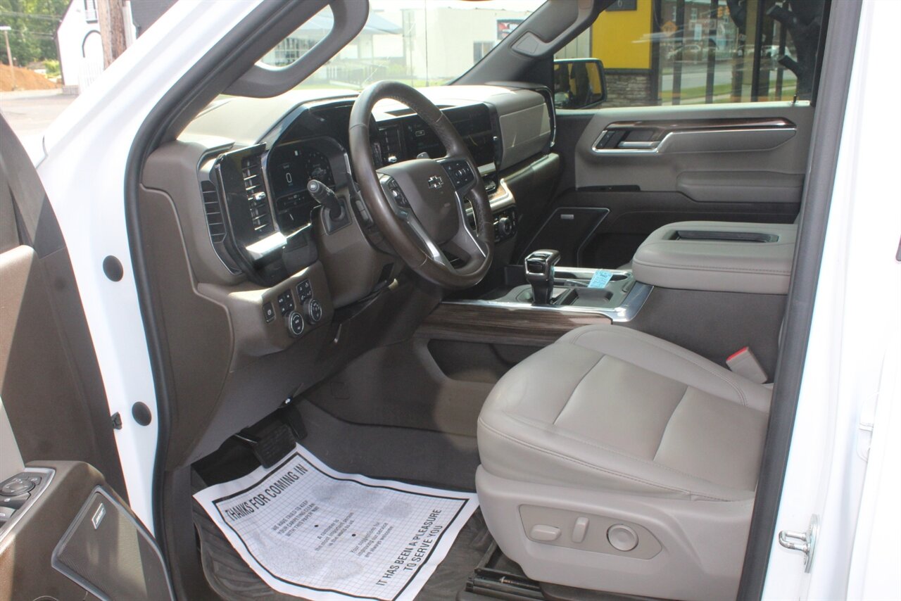 2022 Chevrolet Silverado 1500 RST - Photo 11 - Red Bank, NJ 07701