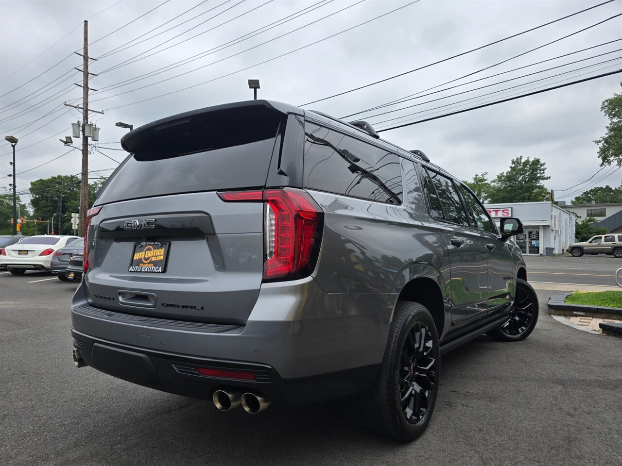 2022 GMC Yukon Denali - Photo 2 - Red Bank, NJ 07701