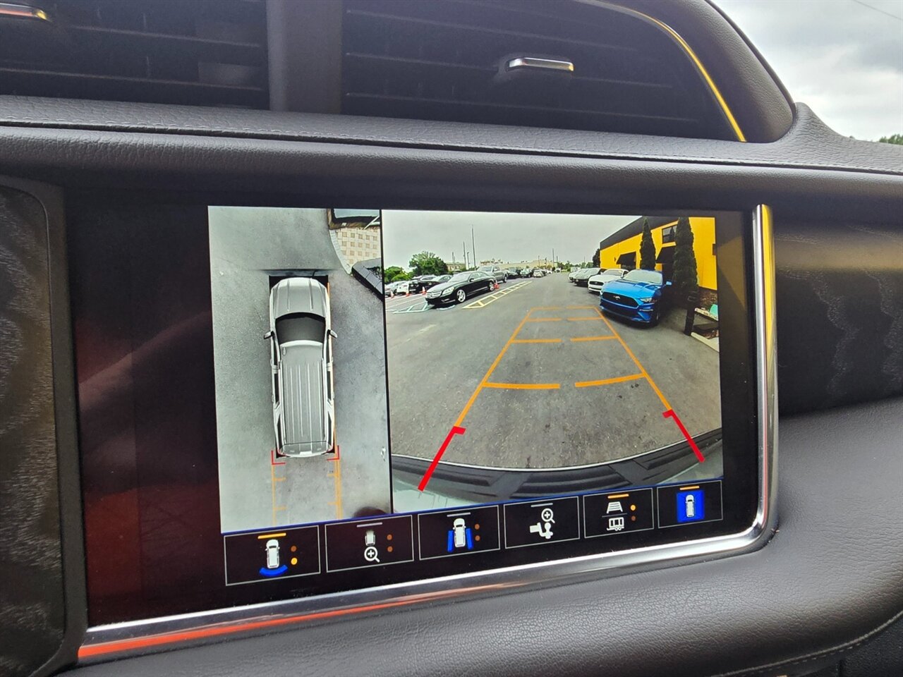 2022 GMC Yukon Denali - Photo 11 - Red Bank, NJ 07701
