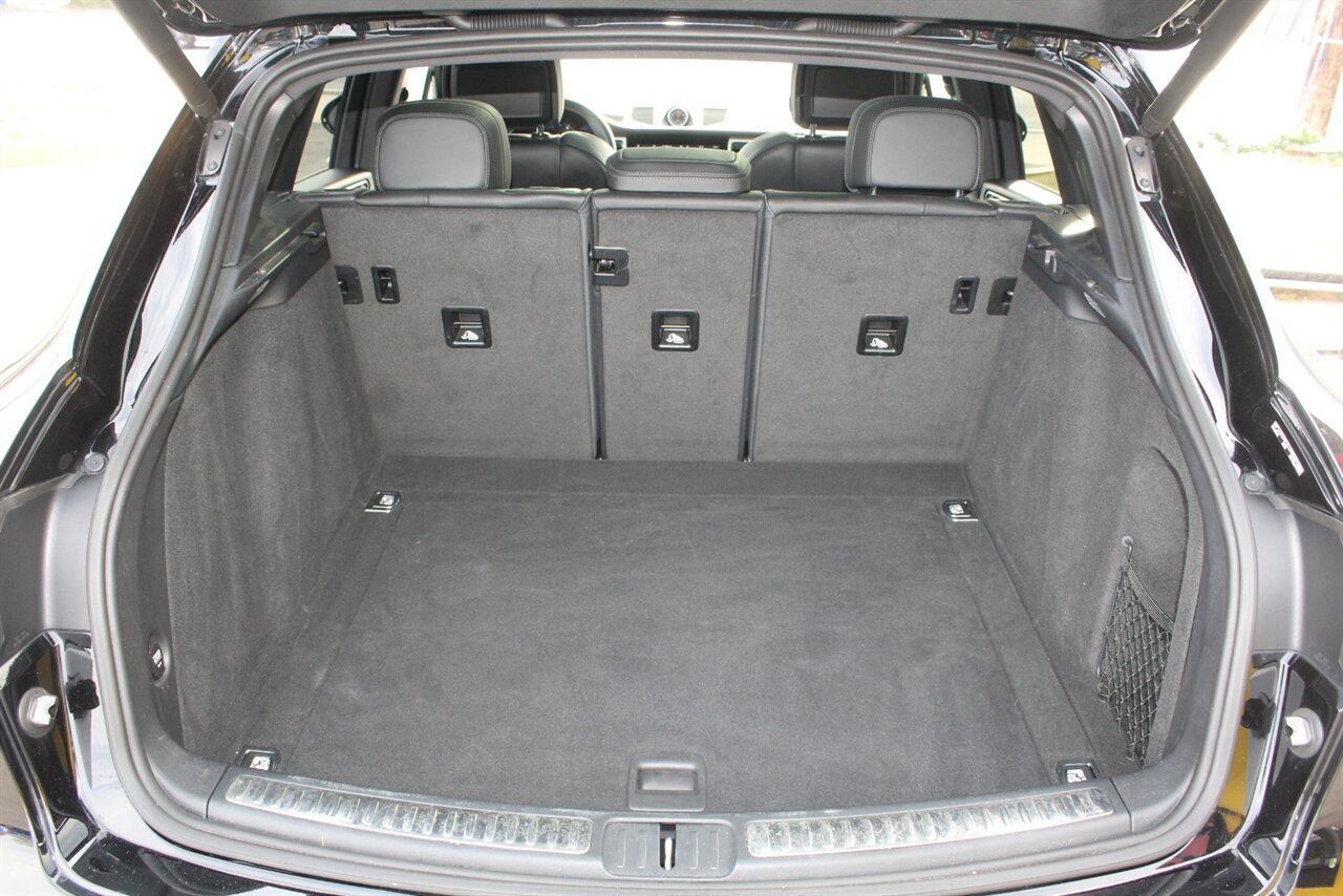 2020 Porsche Macan - Photo 22 - Red Bank, NJ 07701