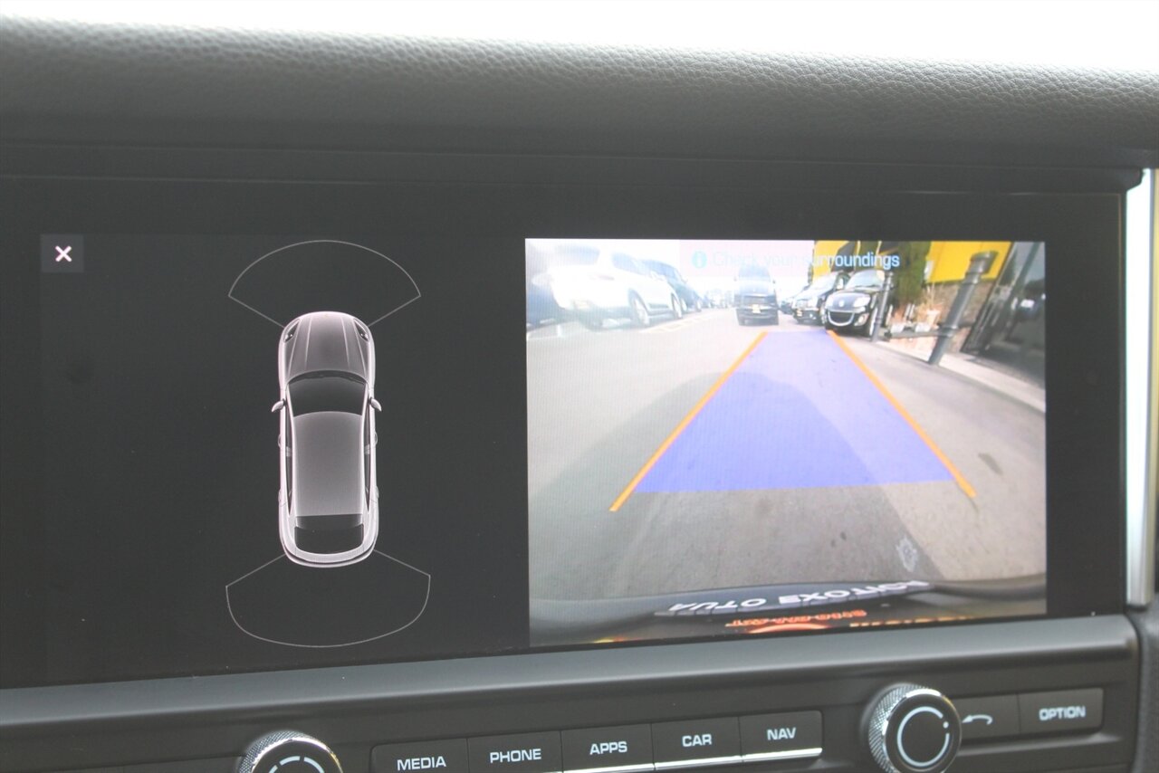 2020 Porsche Macan - Photo 11 - Red Bank, NJ 07701