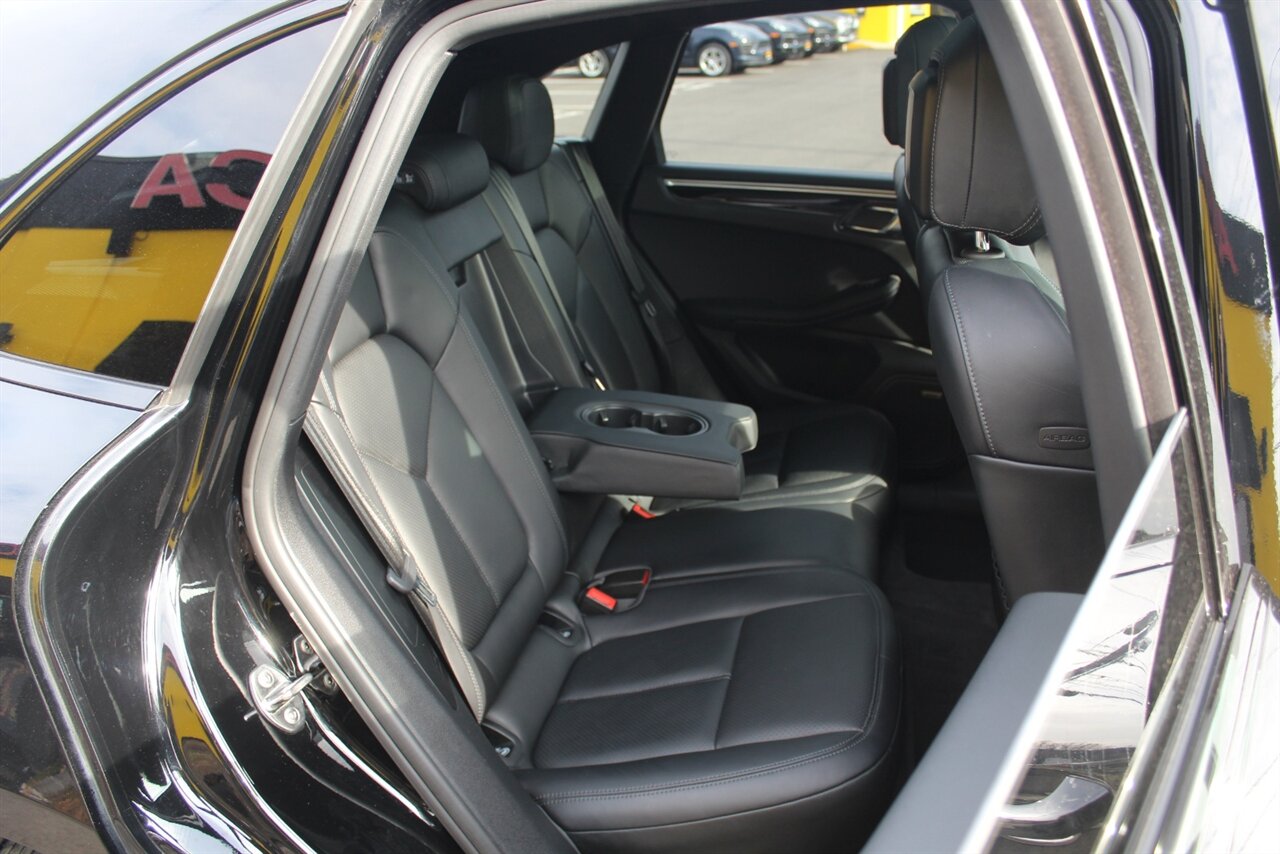 2020 Porsche Macan - Photo 18 - Red Bank, NJ 07701